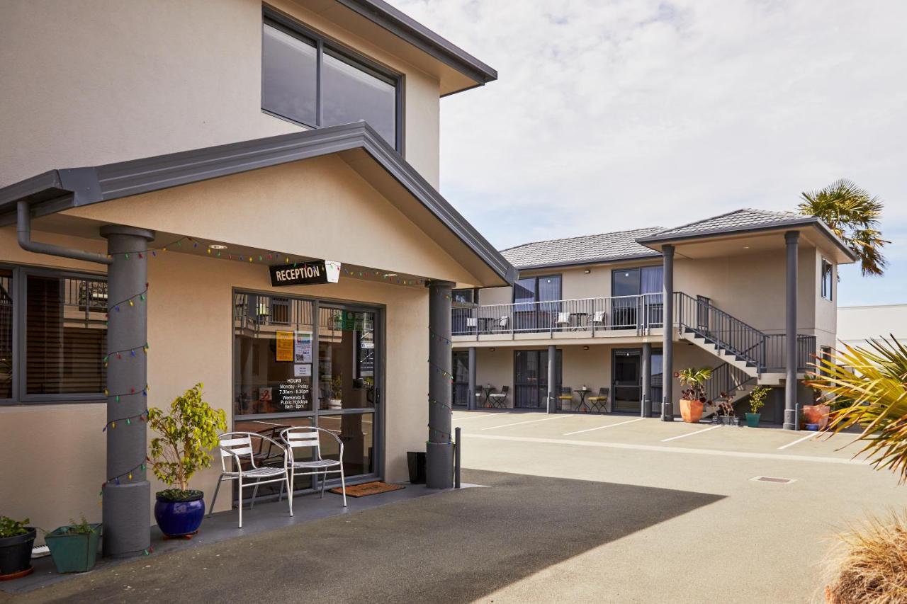 Blenheim Palms Motel Exterior foto